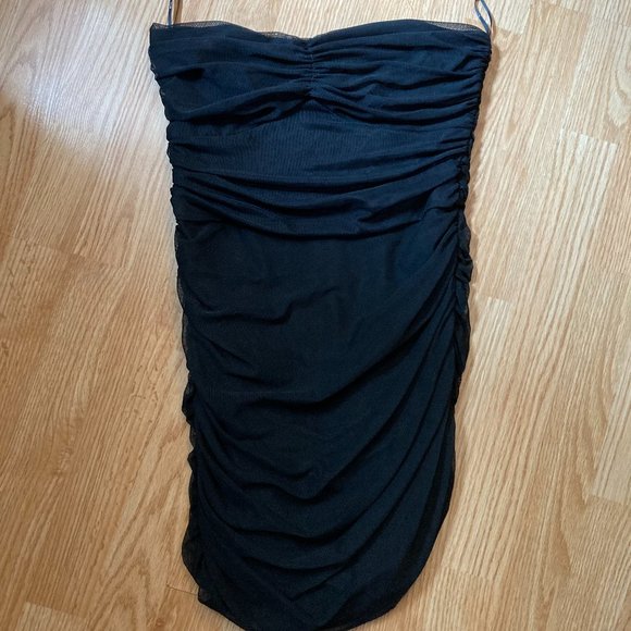 Black Textured Body Con Dress - Picture 7 of 12